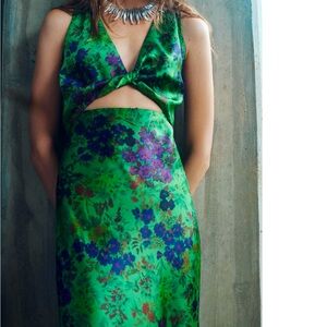 NWT Zara Satin effect floral dress